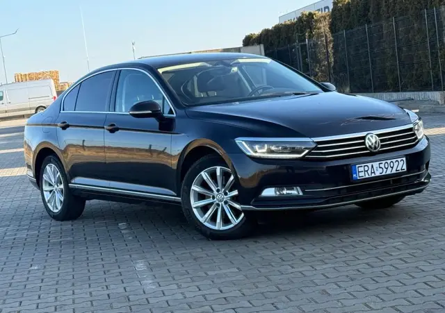 VOLKSWAGEN Passat 1.6 TDI SCR DSG Business
