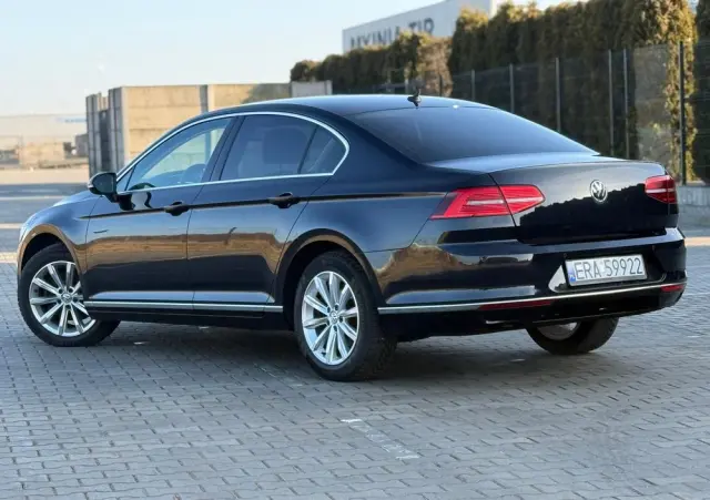 VOLKSWAGEN Passat 1.6 TDI SCR DSG Business
