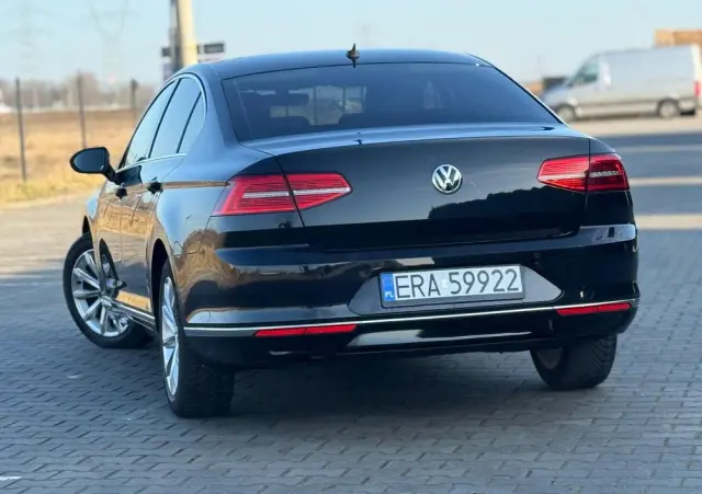 VOLKSWAGEN Passat 1.6 TDI SCR DSG Business