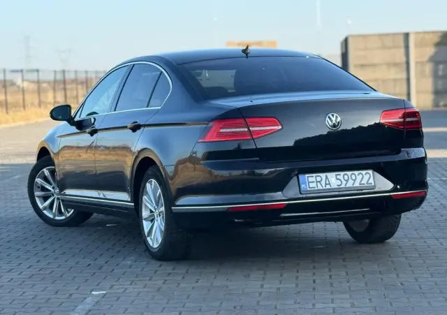VOLKSWAGEN Passat 1.6 TDI SCR DSG Business