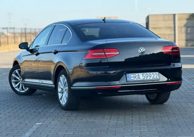 VOLKSWAGEN Passat 1.6 TDI SCR DSG Business