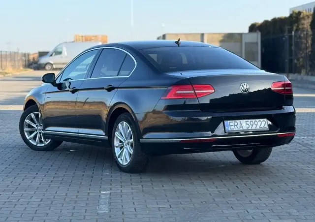 VOLKSWAGEN Passat 1.6 TDI SCR DSG Business