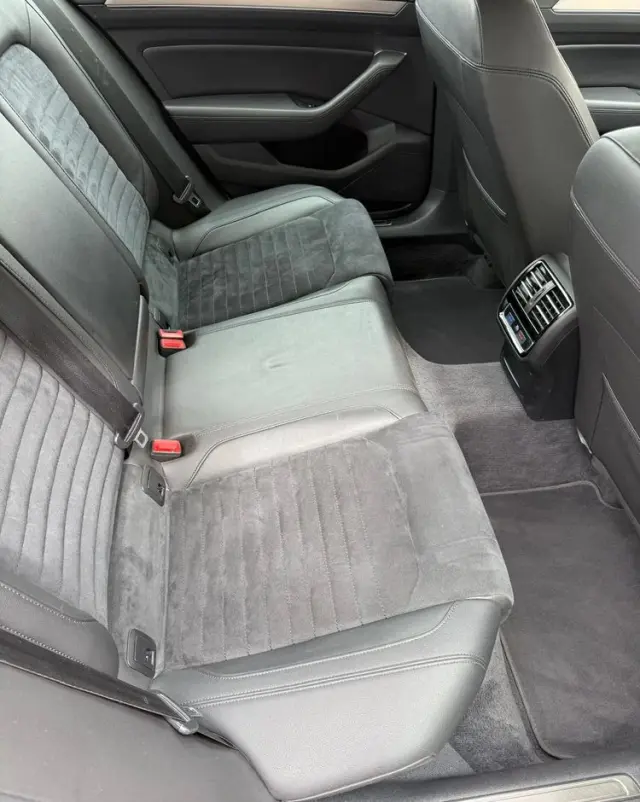VOLKSWAGEN Passat 1.6 TDI SCR DSG Business