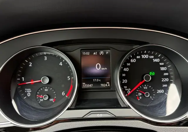 VOLKSWAGEN Passat 1.6 TDI SCR DSG Business