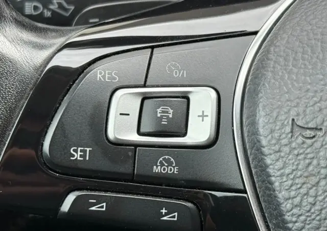VOLKSWAGEN Passat 1.6 TDI SCR DSG Business