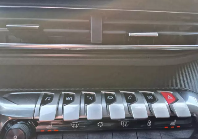 PEUGEOT 3008 PureTech 130 Stop & Start GPF Active Pack