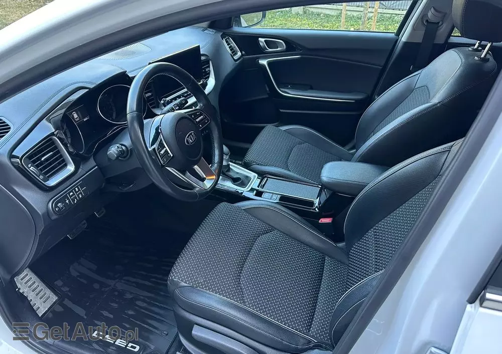 KIA Ceed 1.5 T-GDI L Business Line DCT