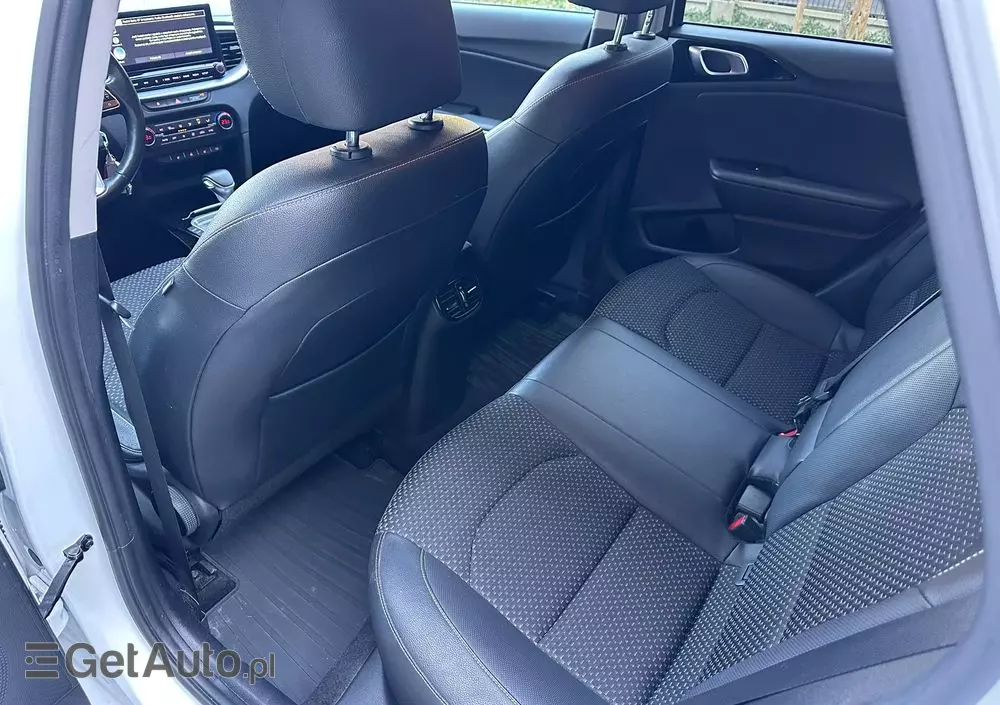 KIA Ceed 1.5 T-GDI L Business Line DCT