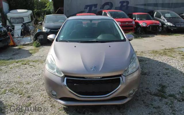 PEUGEOT 208 