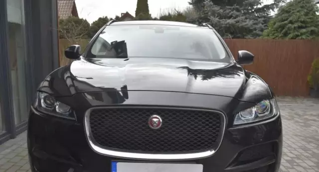 JAGUAR F-pace 