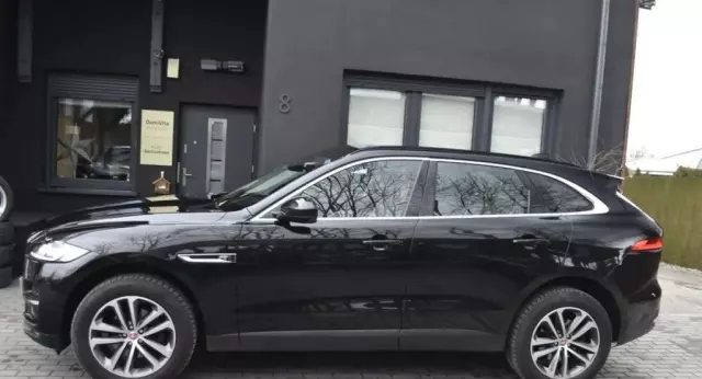 JAGUAR F-pace 