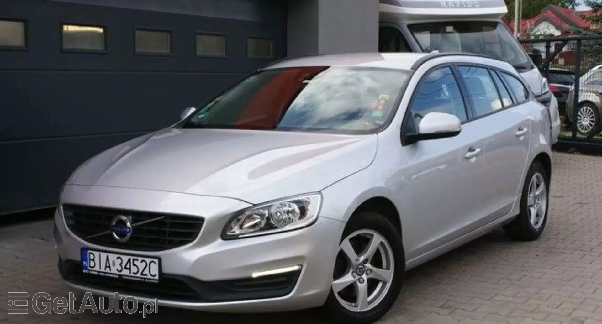 VOLVO V60 