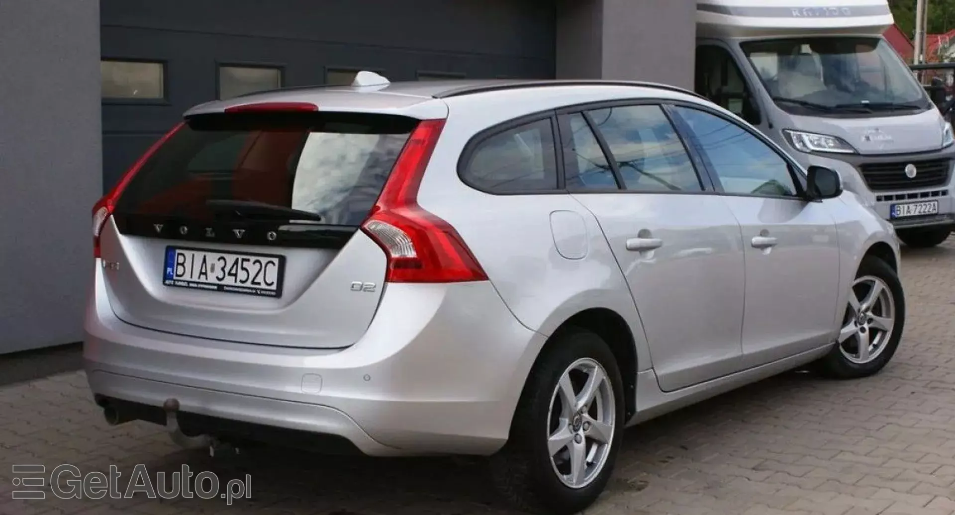 VOLVO V60 