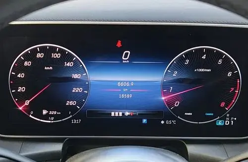 MERCEDES-BENZ GLC 