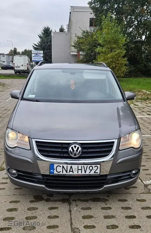 VOLKSWAGEN Touran 