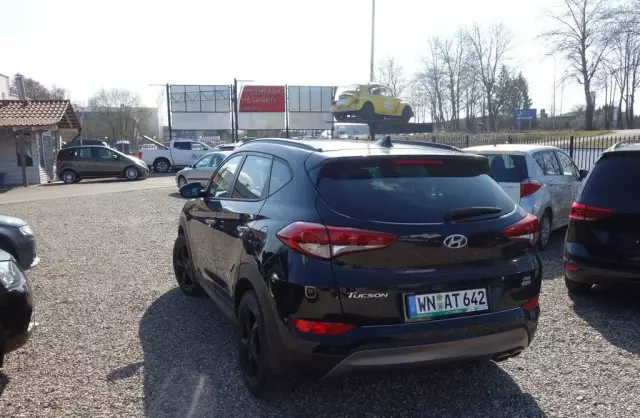 HYUNDAI Tucson 
