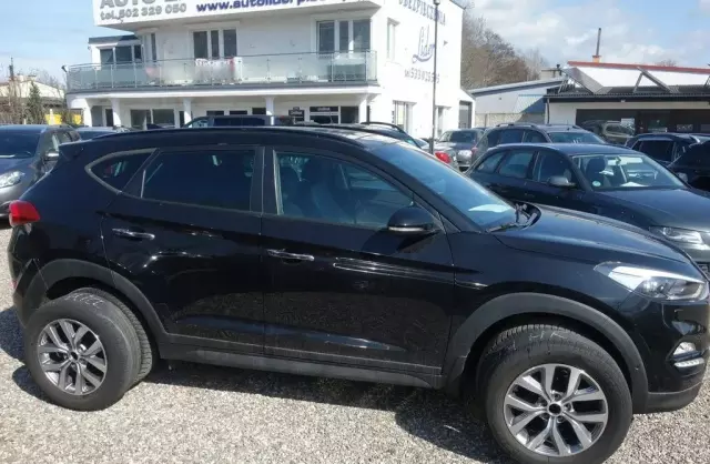 HYUNDAI Tucson 