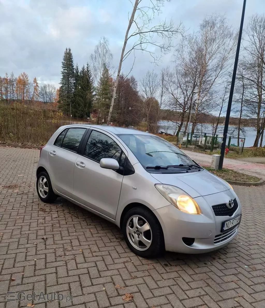 TOYOTA Yaris 
