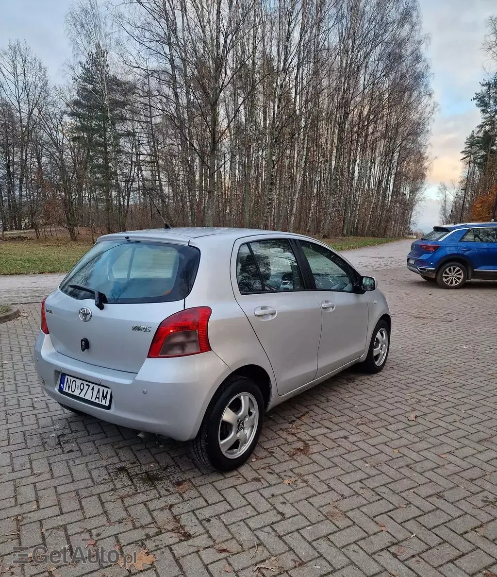 TOYOTA Yaris 