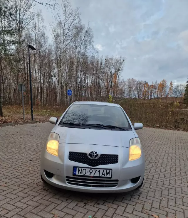 TOYOTA Yaris 