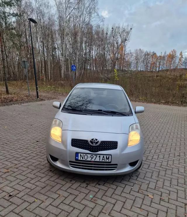 TOYOTA Yaris 
