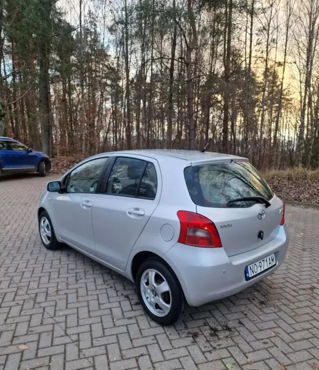 TOYOTA Yaris 