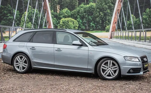 AUDI A4 