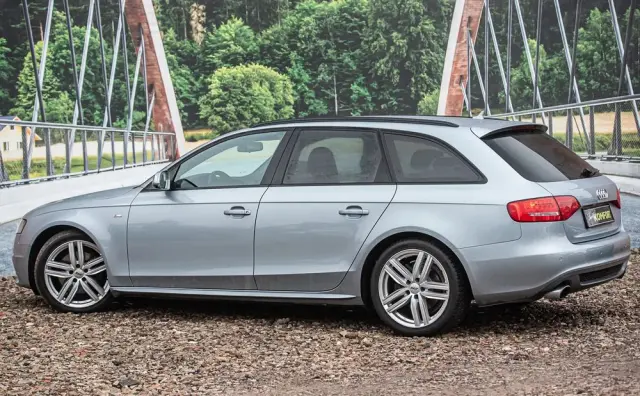 AUDI A4 