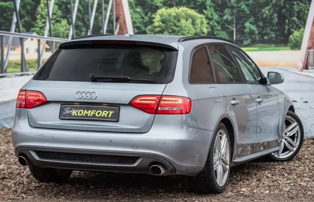 AUDI A4 