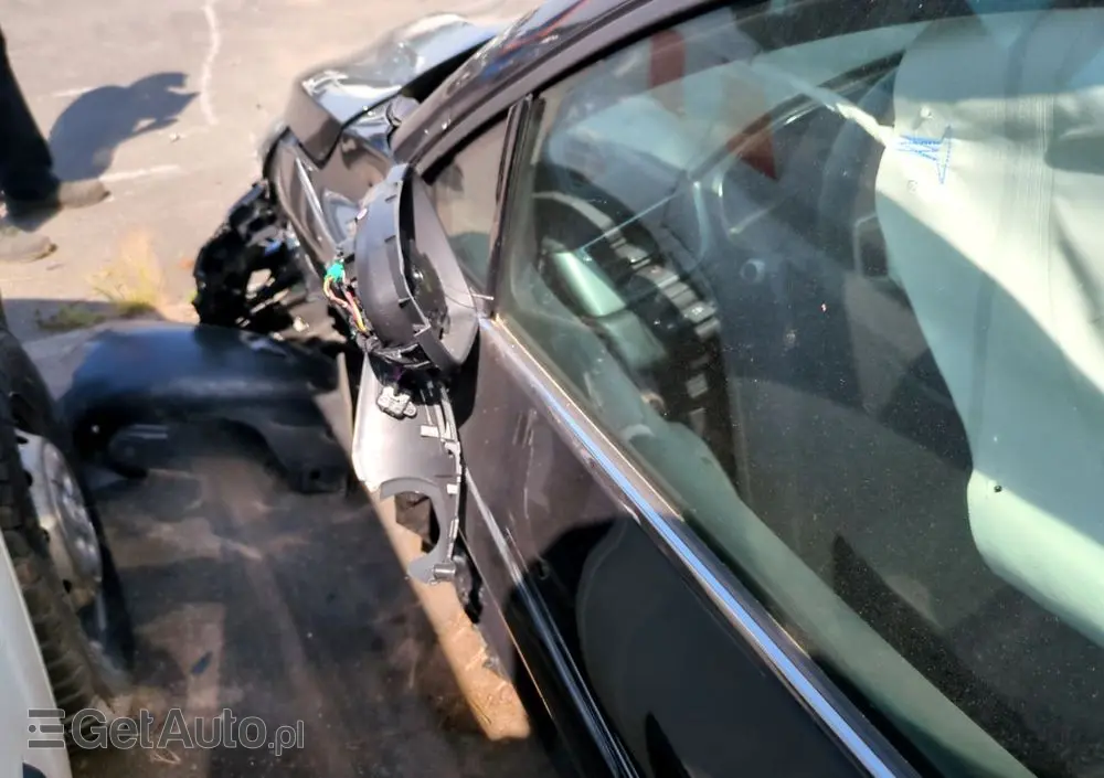 RENAULT Captur 1.6 E-TECH Plug-In Intens