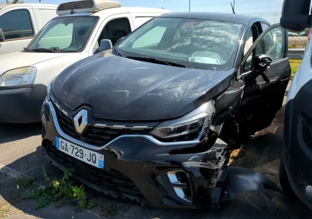 RENAULT Captur 1.6 E-TECH Plug-In Intens