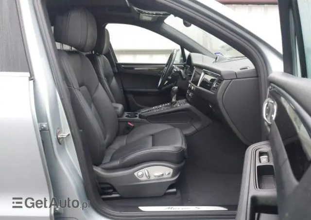PORSCHE Macan S PDK