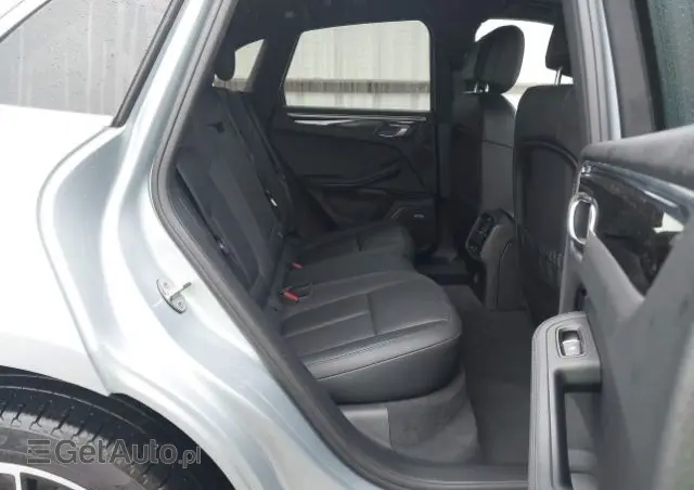 PORSCHE Macan S PDK