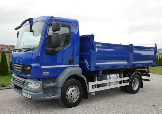 DAF LF 55.220 WYWROTKA 3-STRONNA,DMC 15000KG NISKI PRZEBIEG, STAN IDEALNY 