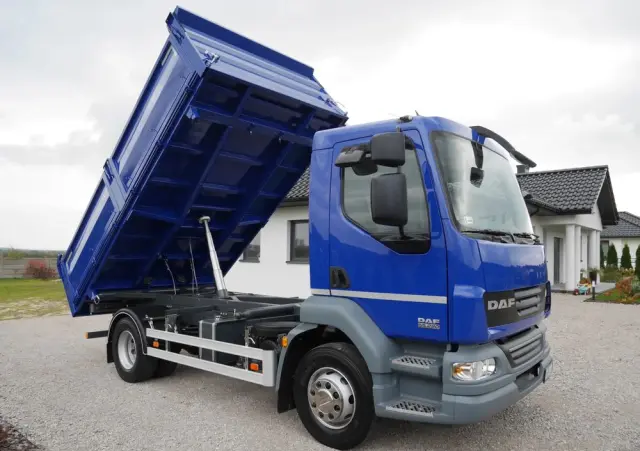 DAF LF 55.220 WYWROTKA 3-STRONNA,DMC 15000KG NISKI PRZEBIEG, STAN IDEALNY 