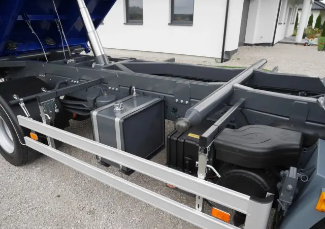 DAF LF 55.220 WYWROTKA 3-STRONNA,DMC 15000KG NISKI PRZEBIEG, STAN IDEALNY 