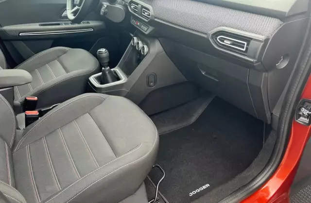 DACIA Jogger 