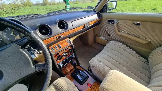 MERCEDES-BENZ W 123 