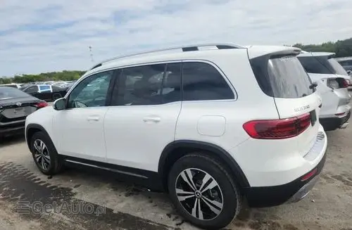 MERCEDES-BENZ GLB 