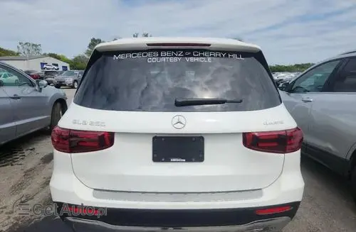 MERCEDES-BENZ GLB 