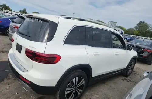 MERCEDES-BENZ GLB 