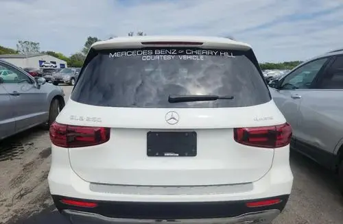 MERCEDES-BENZ GLB 