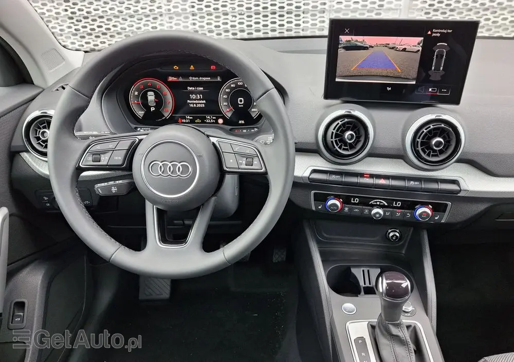 AUDI Q2 