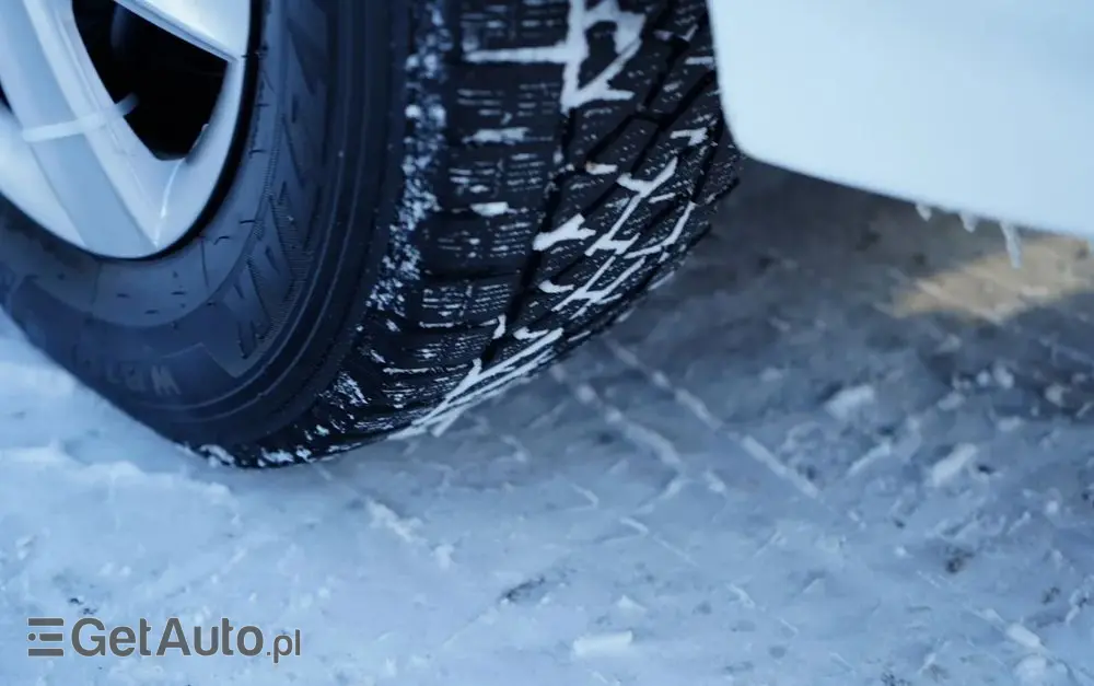 FORD TRANSIT / CHŁODNIA /  TRZY  ZABUDOWY IZOTERMICZNE / TRIO TEMPERATURA  / SPROWADZONY 