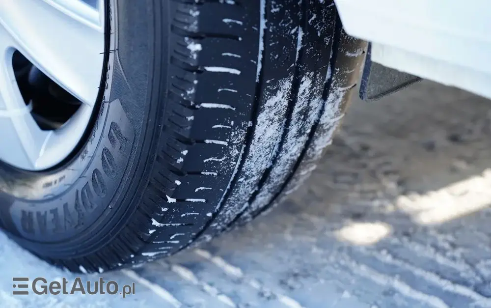 FORD TRANSIT / CHŁODNIA /  TRZY  ZABUDOWY IZOTERMICZNE / TRIO TEMPERATURA  / SPROWADZONY 