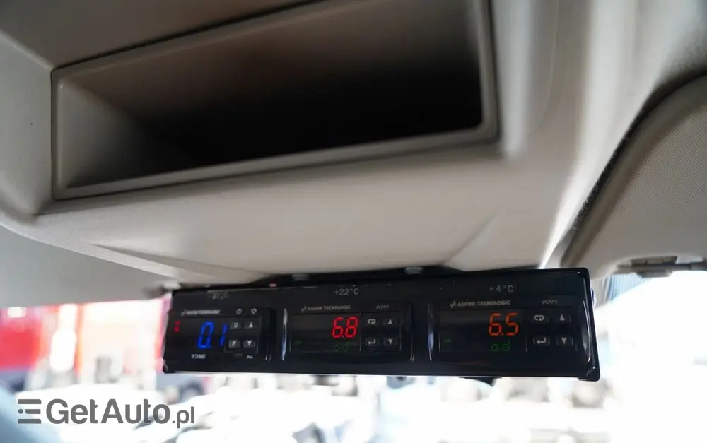 FORD TRANSIT / CHŁODNIA /  TRZY  ZABUDOWY IZOTERMICZNE / TRIO TEMPERATURA  / SPROWADZONY 