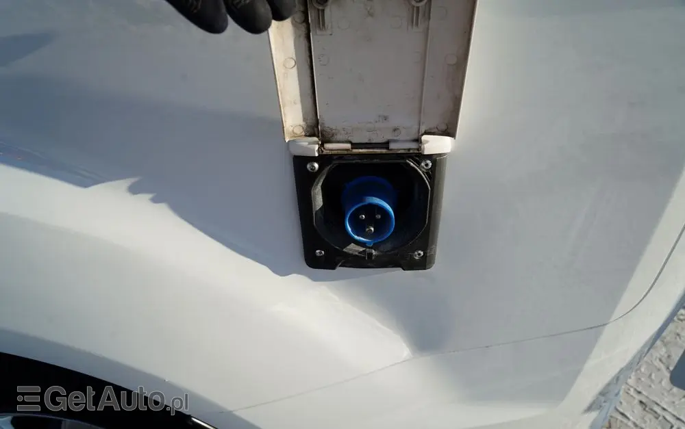 FORD TRANSIT / CHŁODNIA /  TRZY  ZABUDOWY IZOTERMICZNE / TRIO TEMPERATURA  / SPROWADZONY 