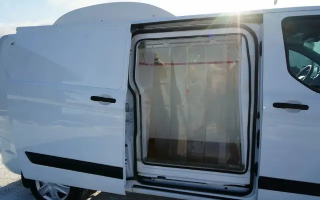 FORD TRANSIT / CHŁODNIA /  TRZY  ZABUDOWY IZOTERMICZNE / TRIO TEMPERATURA  / SPROWADZONY 