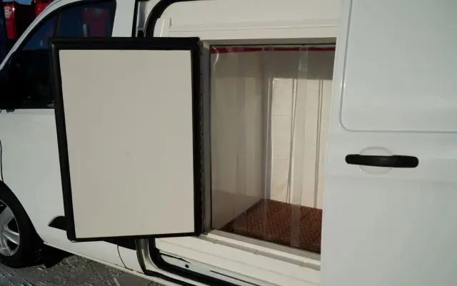 FORD TRANSIT / CHŁODNIA /  TRZY  ZABUDOWY IZOTERMICZNE / TRIO TEMPERATURA  / SPROWADZONY 