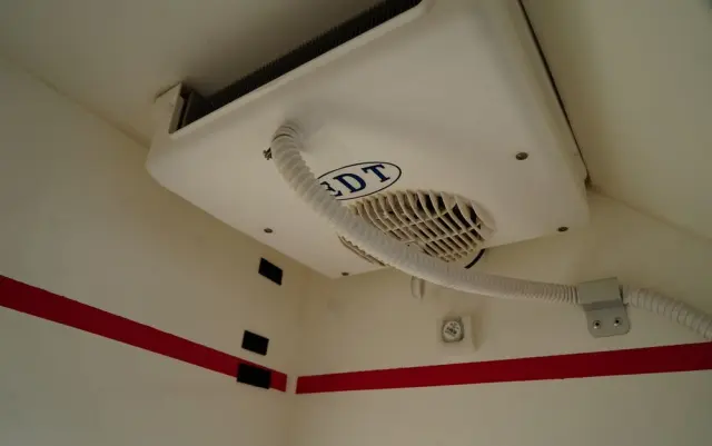 FORD TRANSIT / CHŁODNIA /  TRZY  ZABUDOWY IZOTERMICZNE / TRIO TEMPERATURA  / SPROWADZONY 